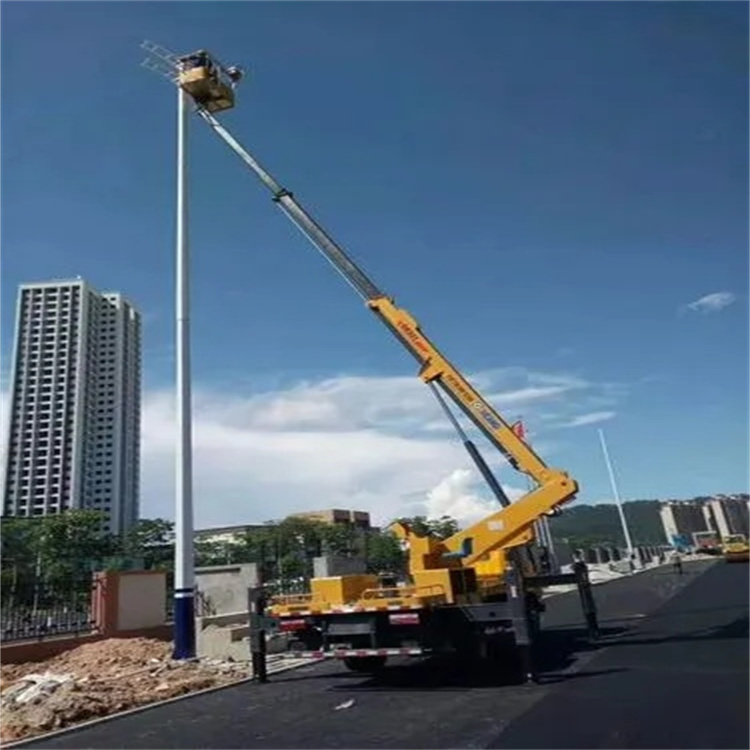 通山维修路灯的曲臂升降车出租