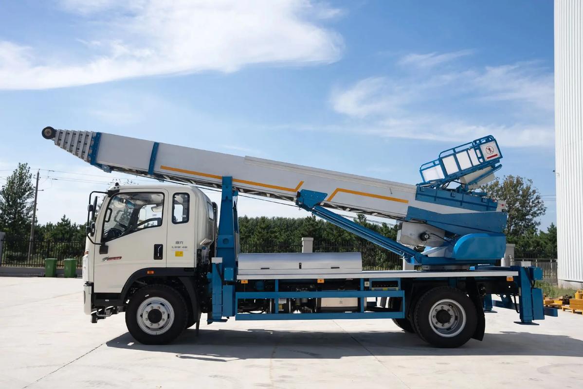 通山云梯上料车租赁费用