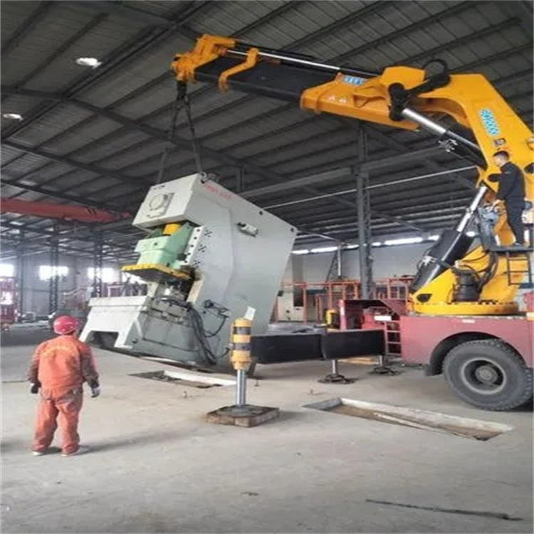 通山80吨折臂吊车出租附近电话